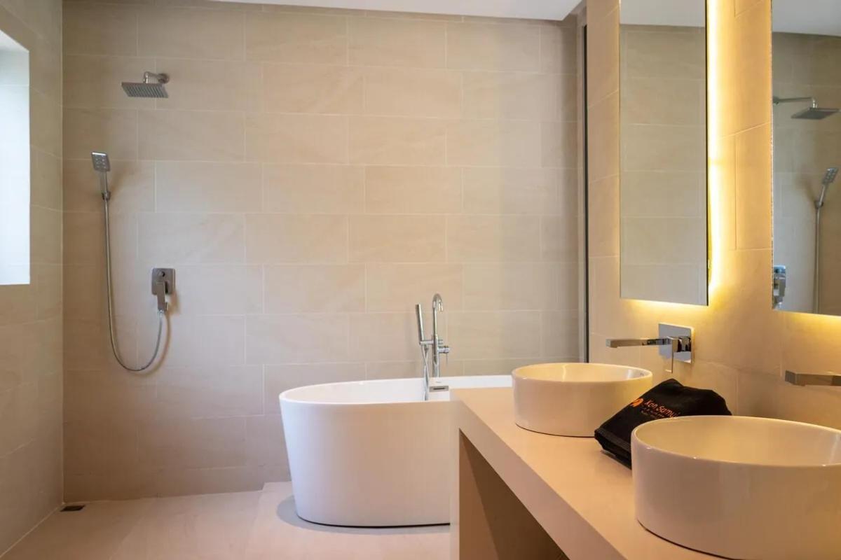 Villa Lola 2Br - Private Infinity Pool & Sea View Csaveng-part Kültér fotó